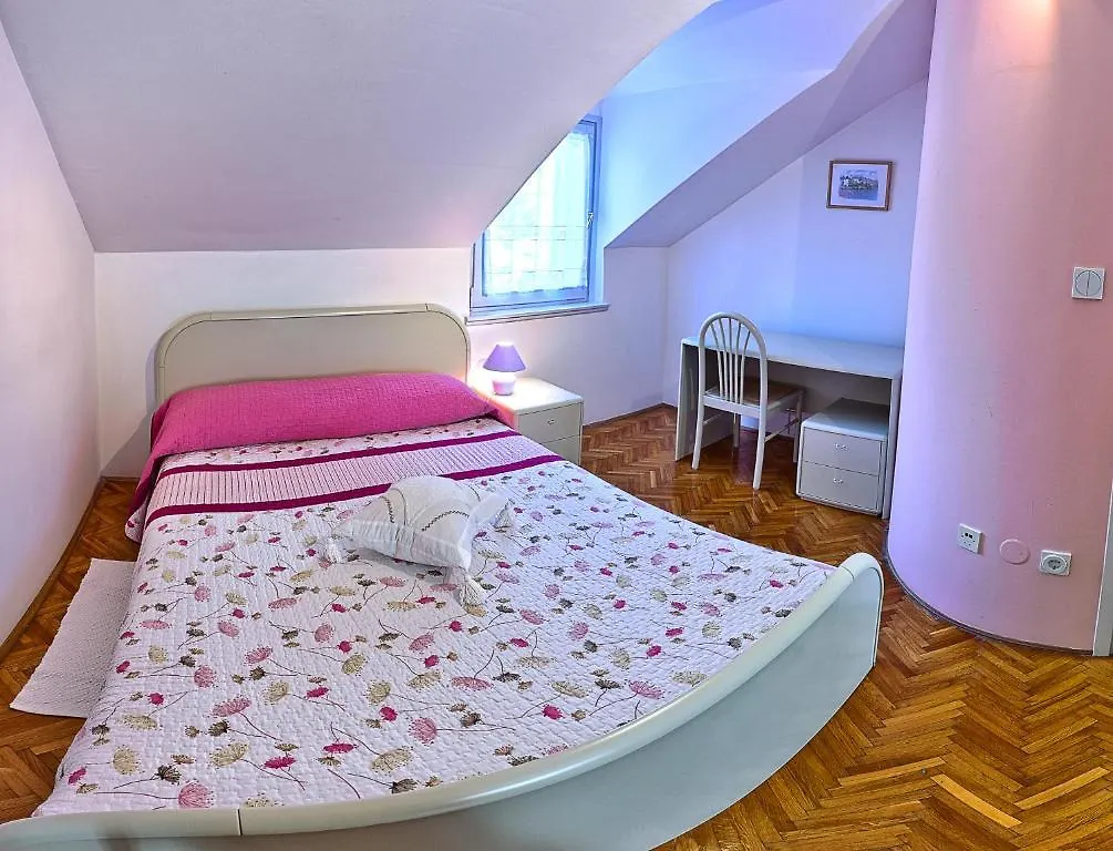 Apartment Villa Soulavy Kastela